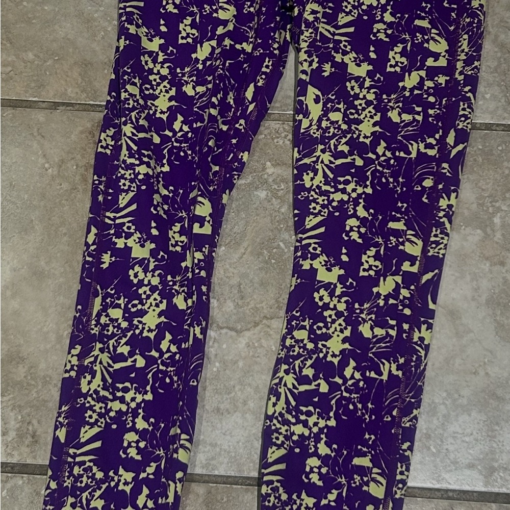 Fabletics Motion365 Purple Floral High Rise Leggings - Picture 6 of 6